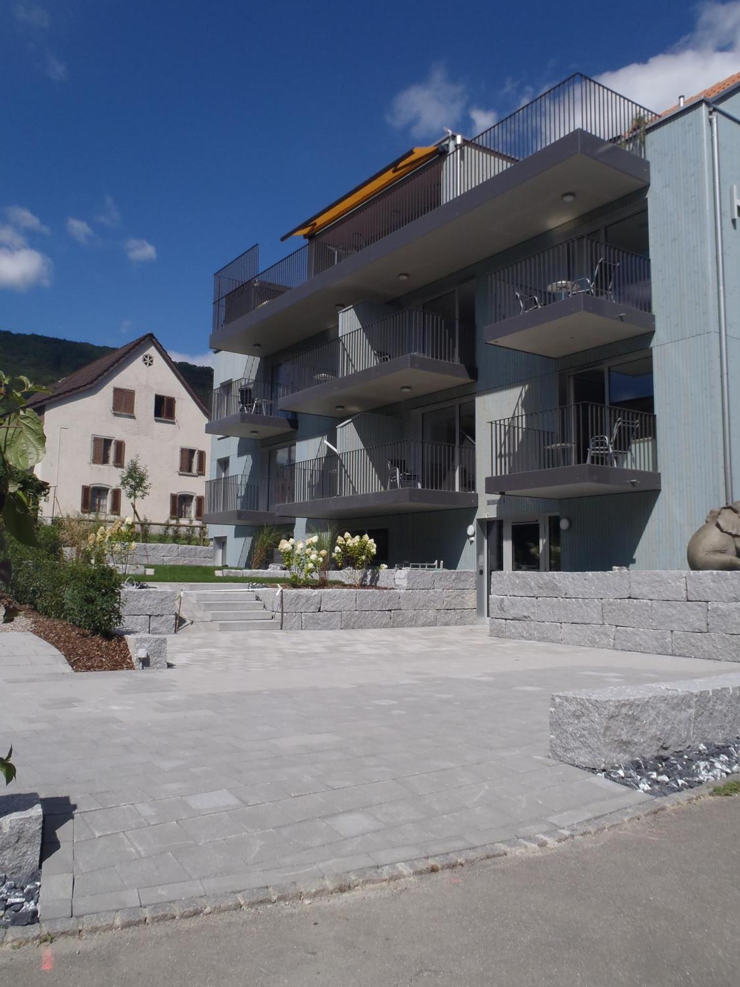 Hotel Traube Garni Kuttigen Exterior foto